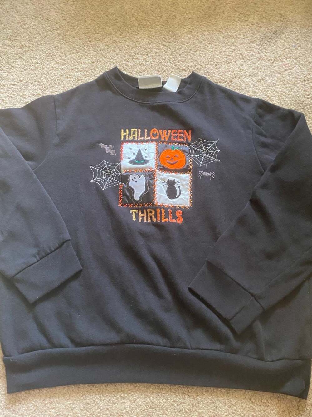 Basic Editions Halloween Thrills Sweatshirt Size Large Black Embroidered